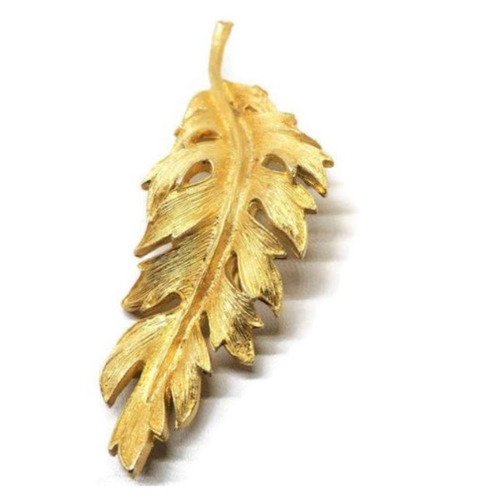 Vintage Coro goldtone leaf brooch